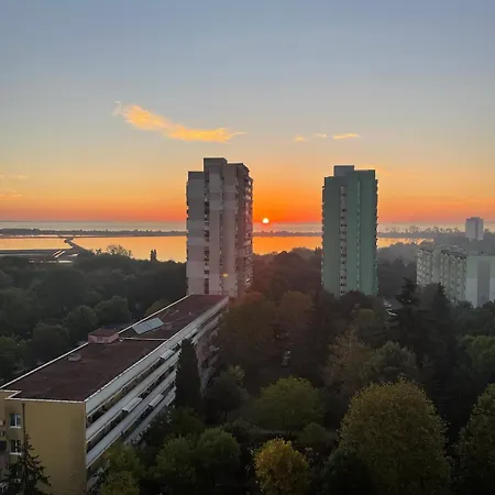 Zornitsa With Sea View And Free Parking Διαμέρισμα Μπουργκάς